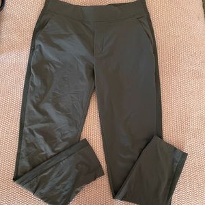 Athleta women Brooklyn Ankle Pant size 4